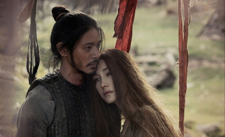 Joe Odagiri and Maggie Q in Warrior and the Wolf (2009)